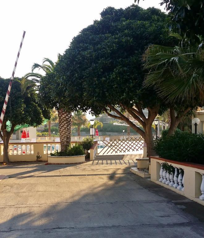 B&B Baia Dello Stretto Gallico Marina Экстерьер фото